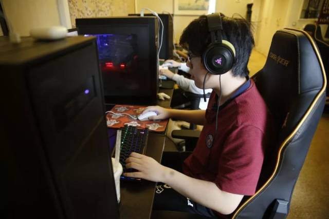 【赛后战报】没有悬念！BLG2：0轻松战胜RNG首战告捷