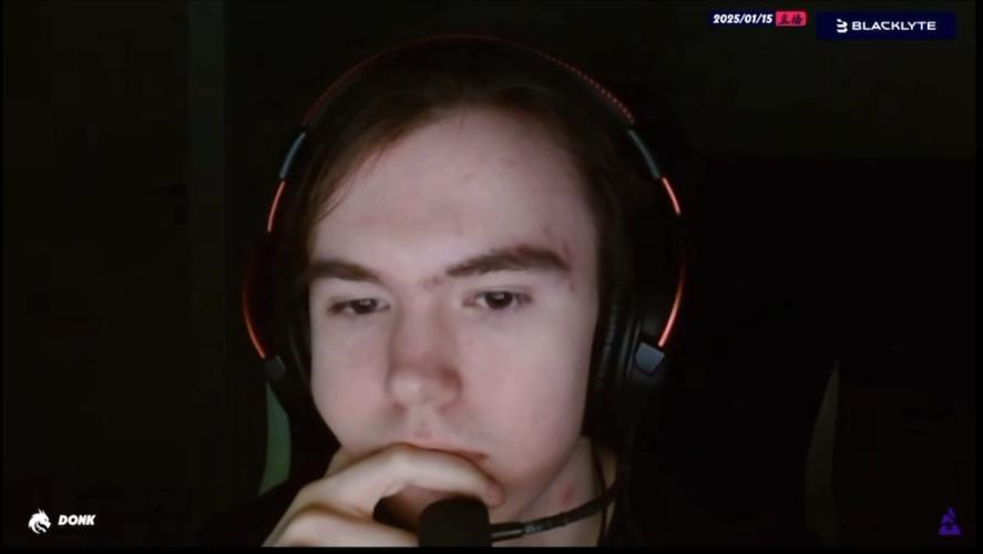 汤圆狼母梦孔大家齐不如玩滑板鞋，加入时代青年联盟TT来击败 Royal Never Give Up